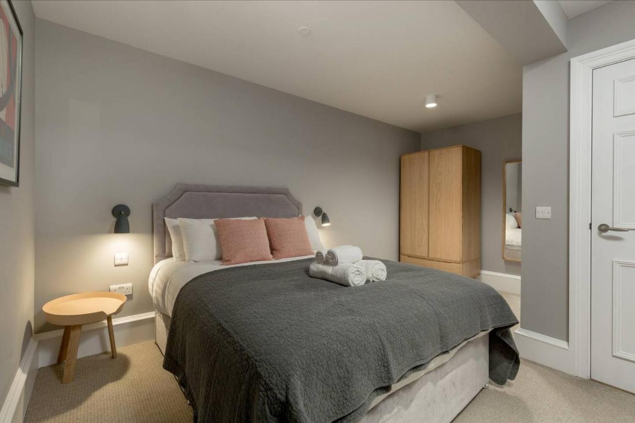 Joivy Luxurious 2Br Home Near Haymarket Station Edimburgo Exterior foto