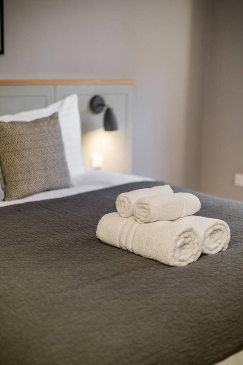 Joivy Luxurious 2Br Home Near Haymarket Station Edimburgo Exterior foto