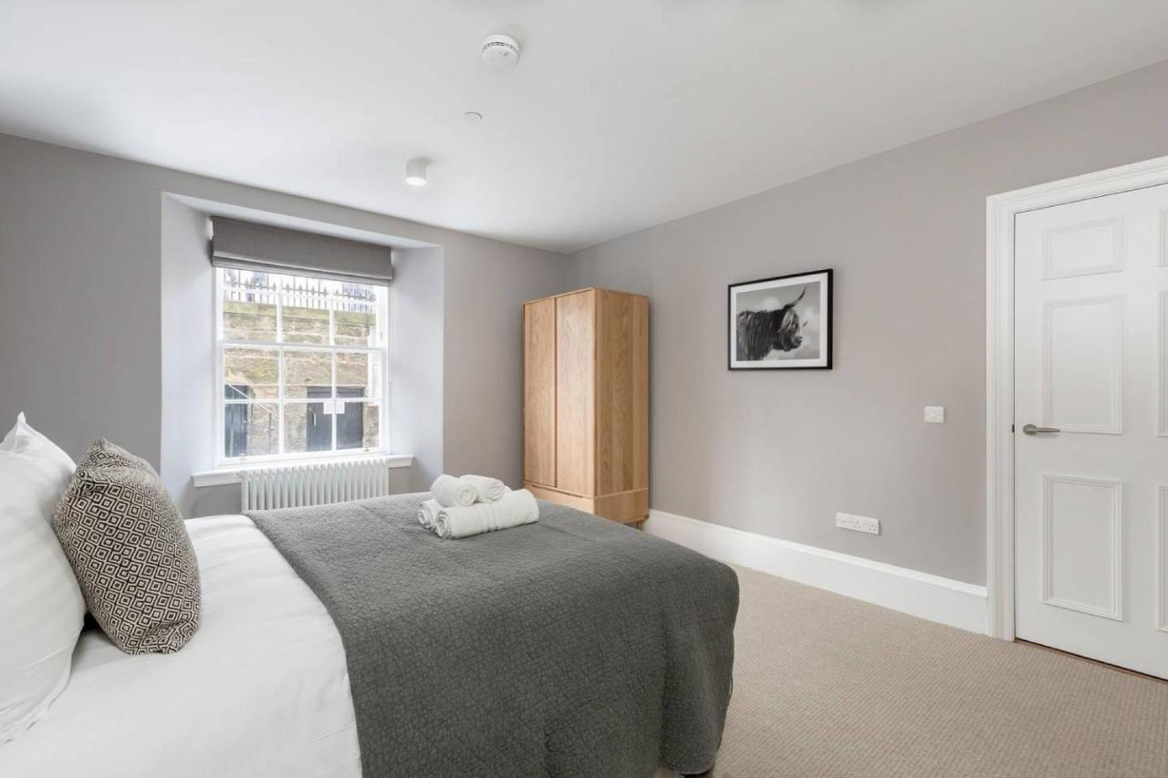 Joivy Luxurious 2Br Home Near Haymarket Station Edimburgo Exterior foto