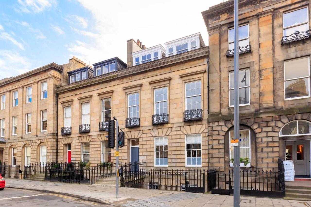 Joivy Luxurious 2Br Home Near Haymarket Station Edimburgo Exterior foto