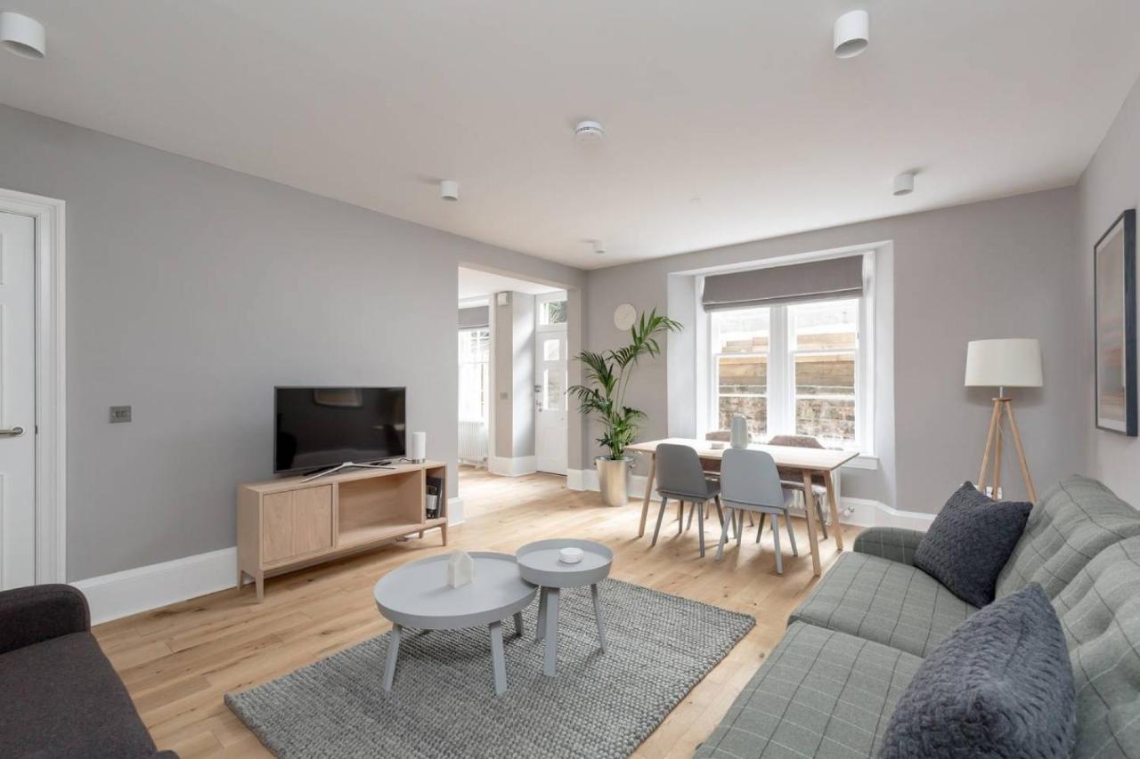 Joivy Luxurious 2Br Home Near Haymarket Station Edimburgo Exterior foto