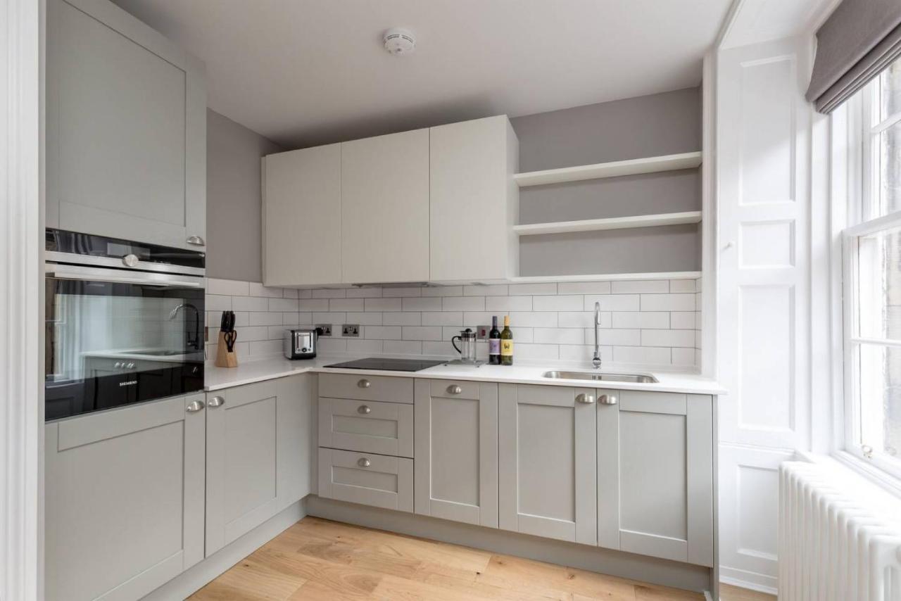 Joivy Luxurious 2Br Home Near Haymarket Station Edimburgo Exterior foto