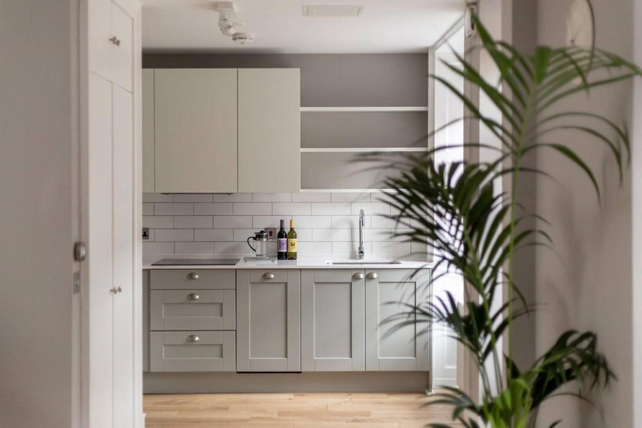 Joivy Luxurious 2Br Home Near Haymarket Station Edimburgo Exterior foto