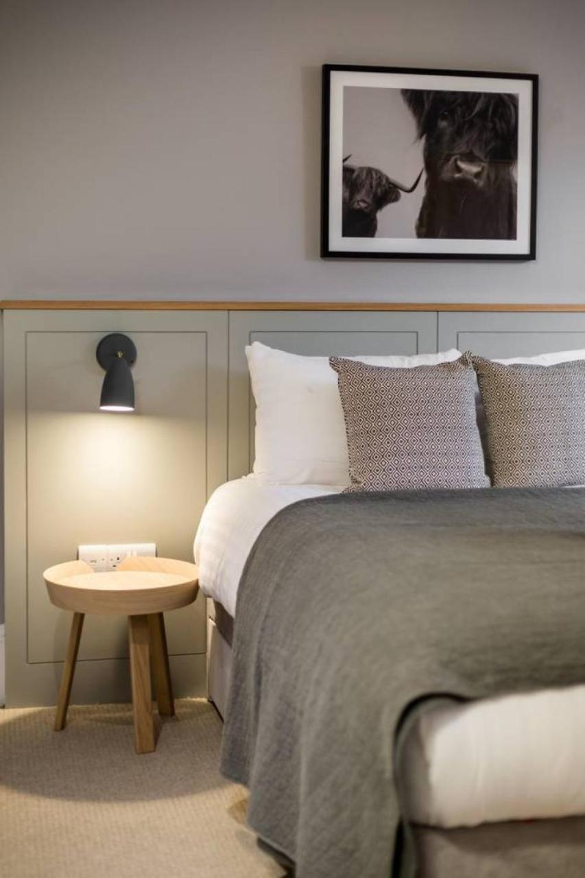 Joivy Luxurious 2Br Home Near Haymarket Station Edimburgo Exterior foto